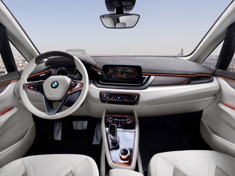 BMW presenta un coche híbrido enchufable
