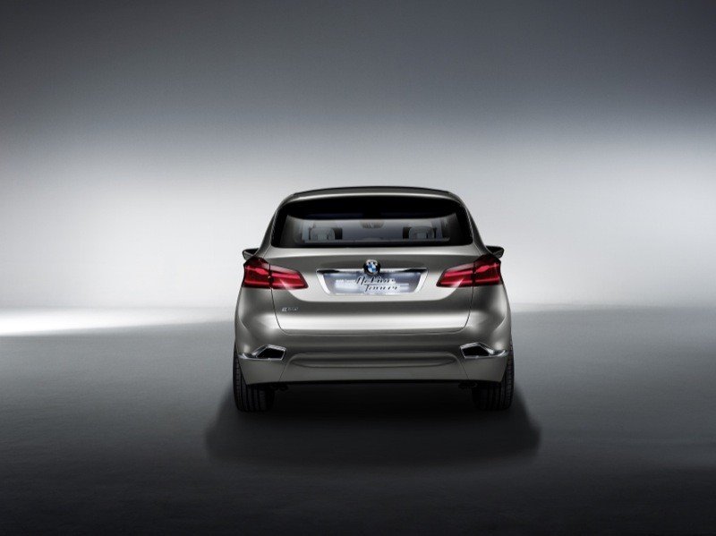BMW presenta un coche híbrido enchufable