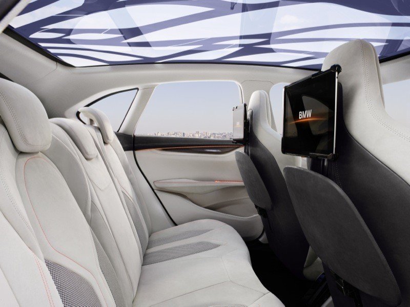 BMW presenta un coche híbrido enchufable