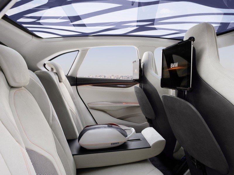 BMW presenta un coche híbrido enchufable