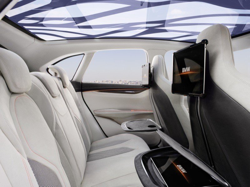 BMW presenta un coche híbrido enchufable