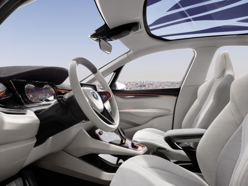 BMW presenta un coche híbrido enchufable