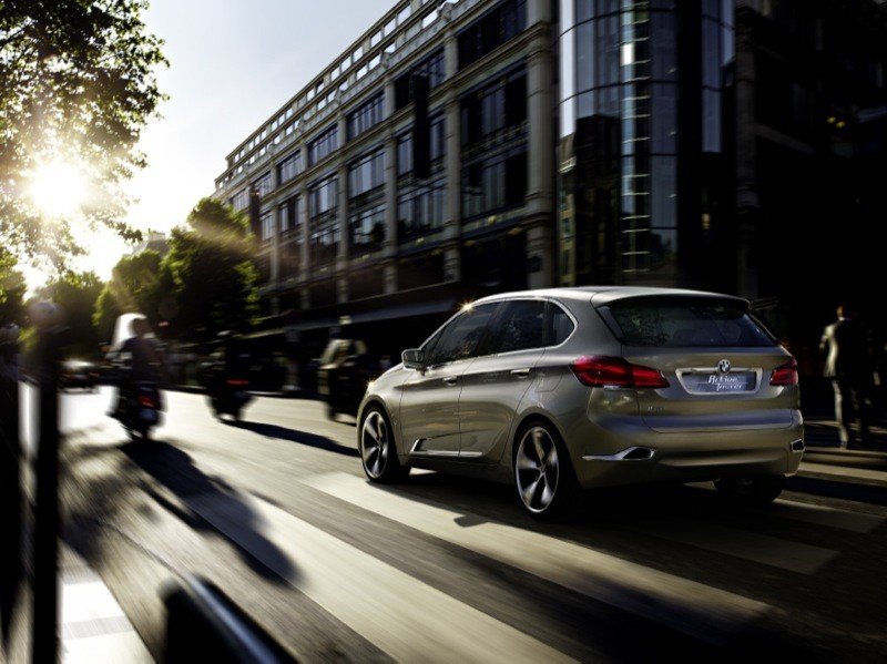 BMW presenta un coche híbrido enchufable