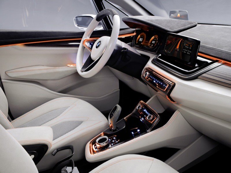 BMW presenta un coche híbrido enchufable