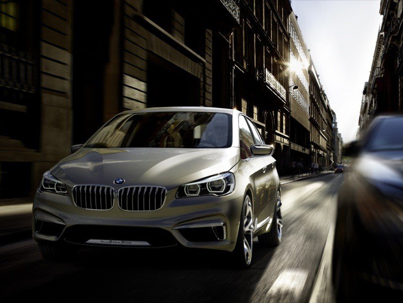 BMW presenta un coche híbrido enchufable