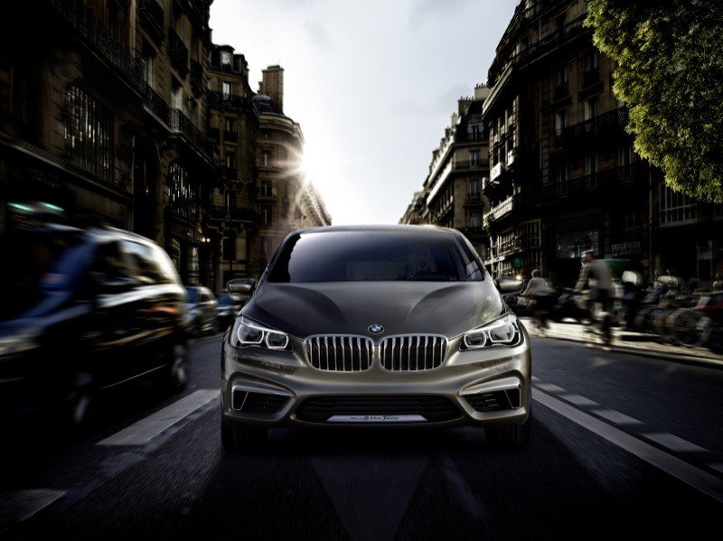 BMW presenta un coche híbrido enchufable