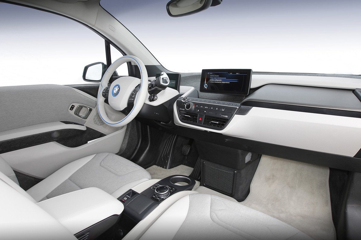 Prueba 10: BMW i3, el primer coche cien por cien eléctrico de BMW