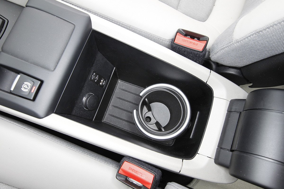 Prueba 10: BMW i3, el primer coche cien por cien eléctrico de BMW