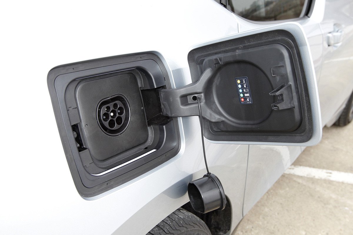 Prueba 10: BMW i3, el primer coche cien por cien eléctrico de BMW