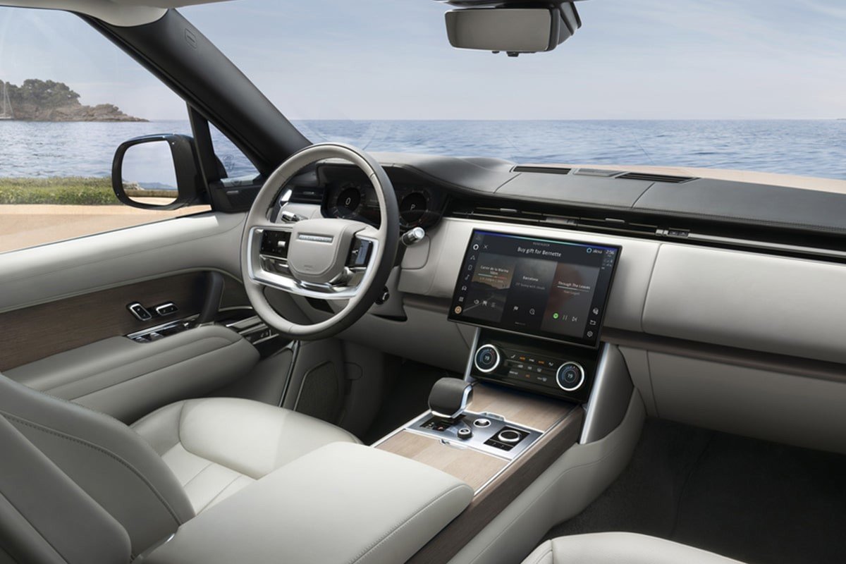 SUV potente y ECO_range rover salpicadero