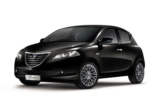 Nuevo Lancia Ypsilon Black&Red: eficiente, moderno y divertido