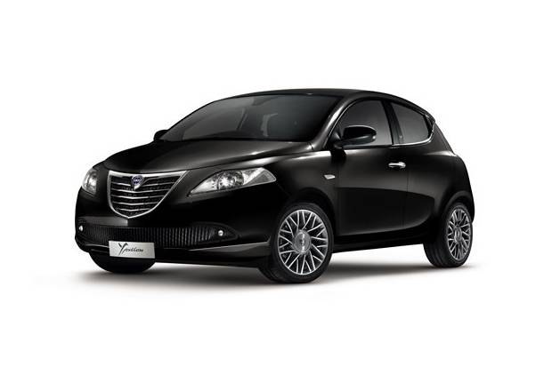 Nuevo Lancia Ypsilon Black&Red: eficiente, moderno y divertido