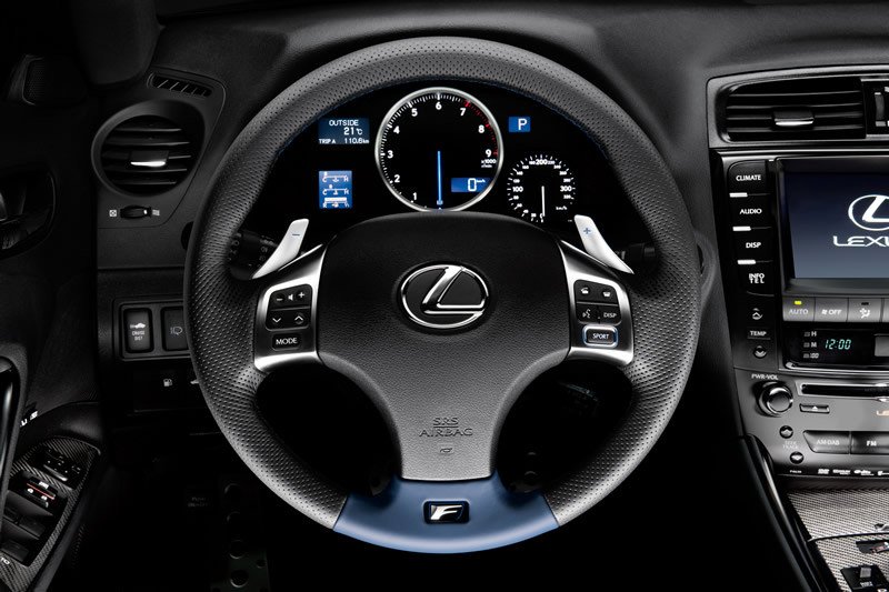 Lexus renueva el IS: nuevo motor diesel con 150 CV