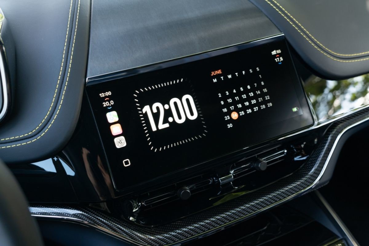 Apple CarPlay Ultra