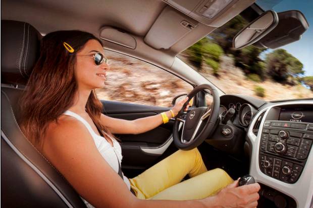 Lista con cosas obligatorias y recomendables si vas a viajar en coche