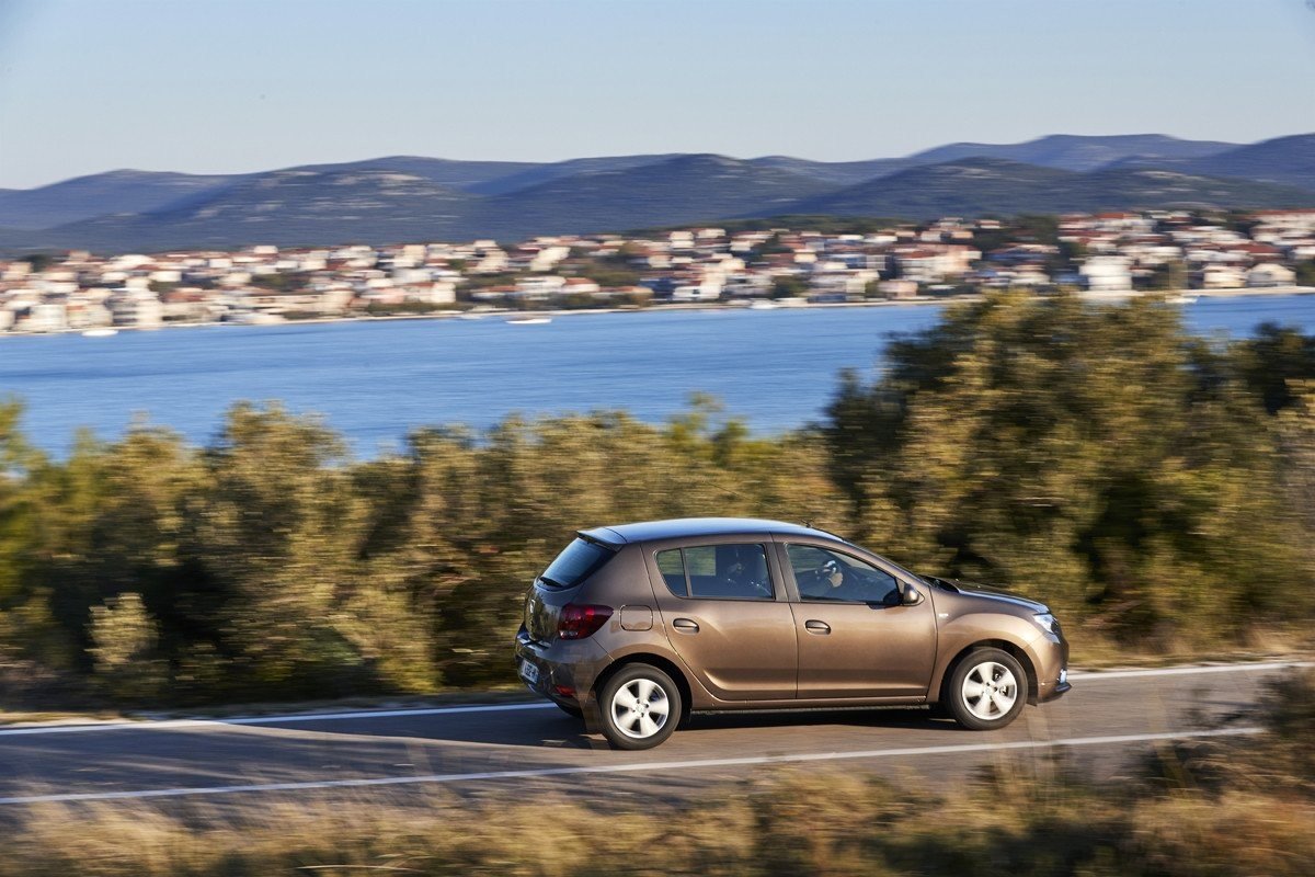 Coches baratos con etiqueta ECO: lista completa con precios