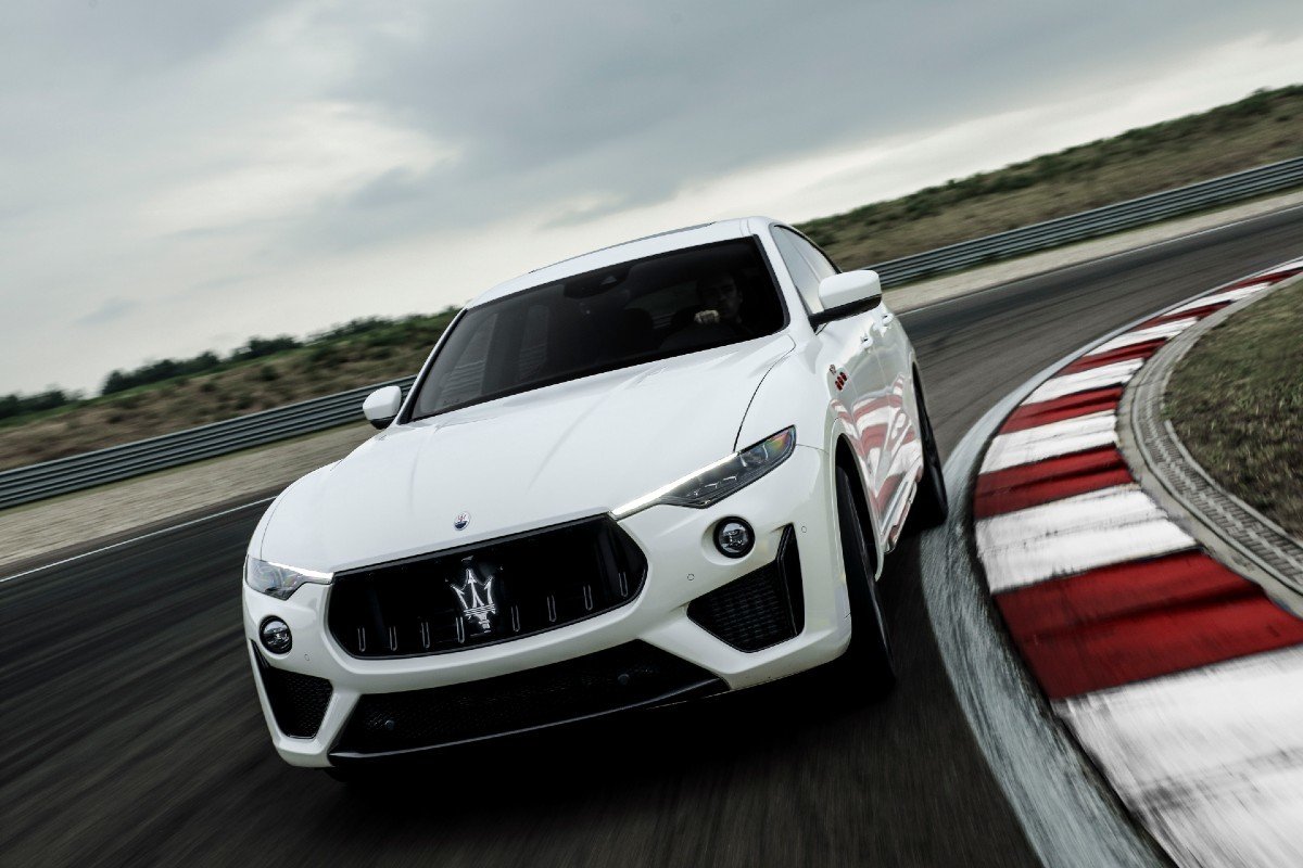 Maserati tiene su propio triplete: así son los Ghibli, Quattroporte y Levante Trofeo