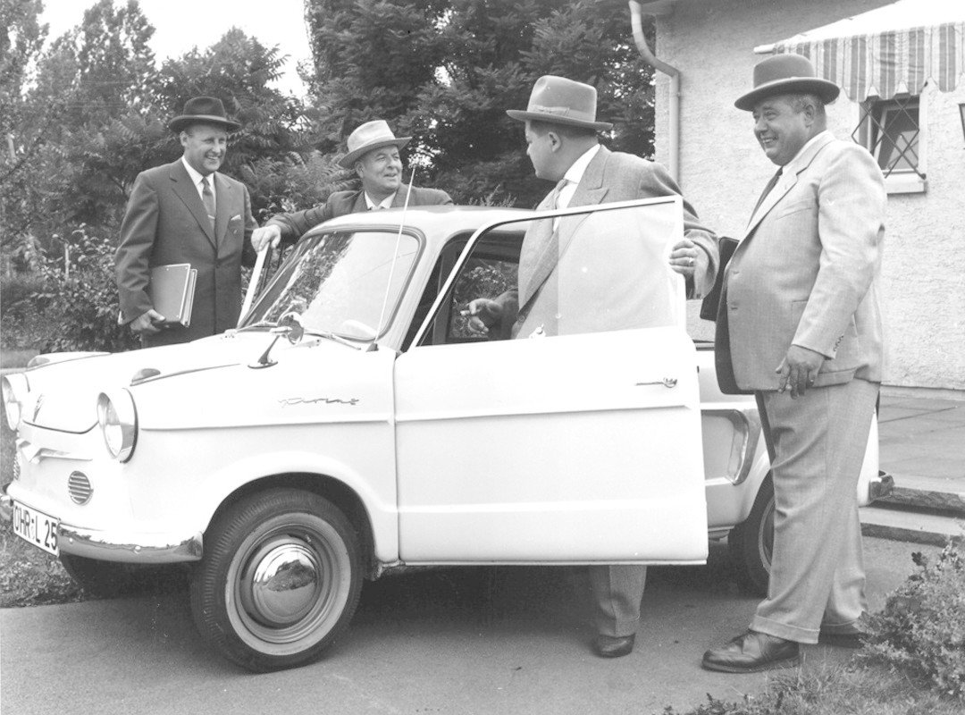 coche en vehículo histórico