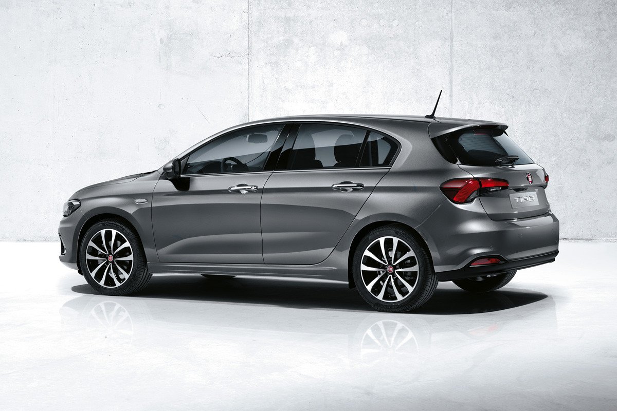 La familia Fiat Tipo crece con el cinco puertas y el familiar