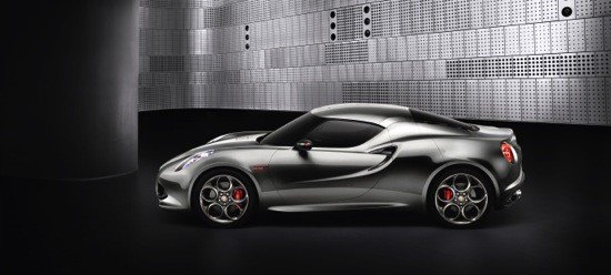 Alfa Romeo 4C Concept,  el “anti-Porsche” de Alfa, en Frankfurt.