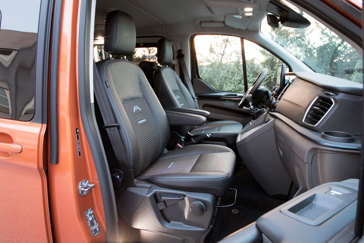 Nuevo Ford Tourneo Custom Active EcoBlue Hybrid: datos, precio, opinión...