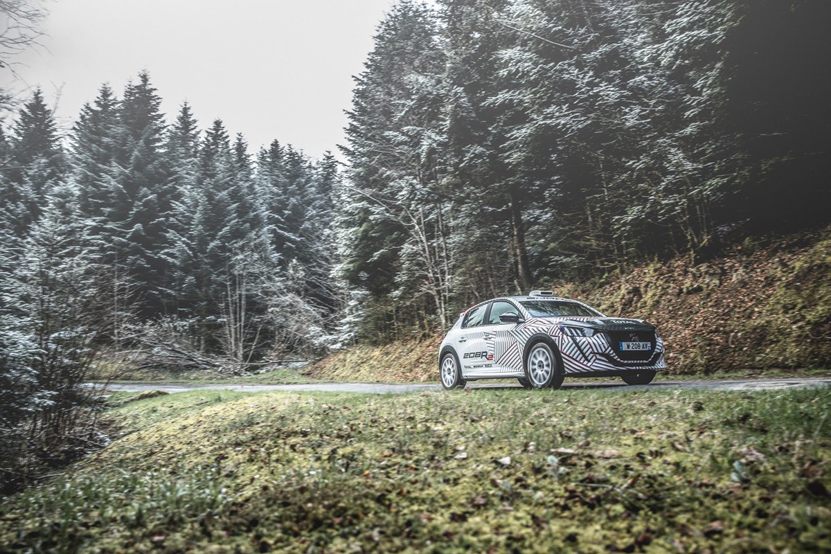 Primeras imágenes de las pruebas del nuevo Peugeot 208 R2