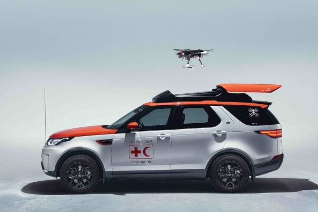 Land Rover Discovery Project Hero con dron incluido