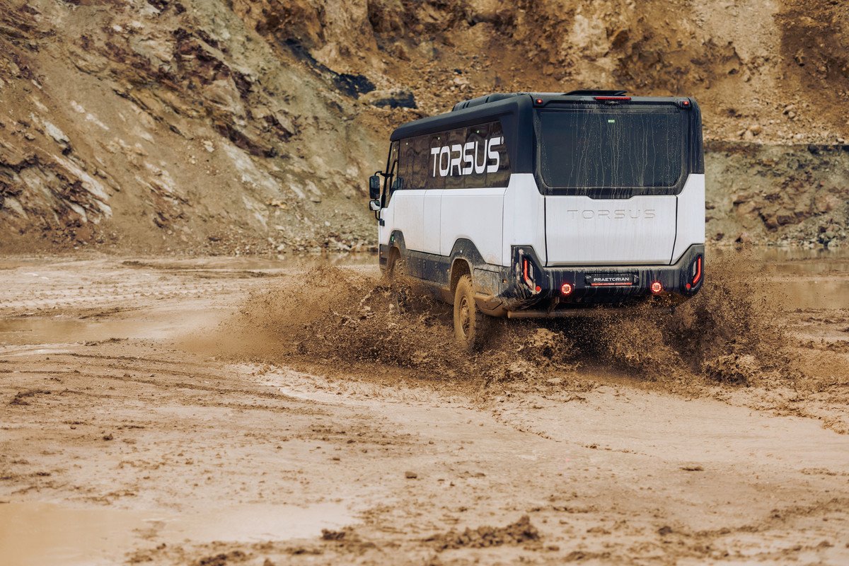Torsis Praetorian 2024 bus 4x4 definitivo_5