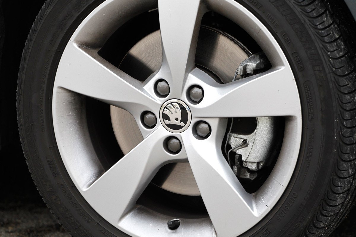 Prueba 10: Toyota Prius vs Skoda Rapid: ¿el mejor para taxi?