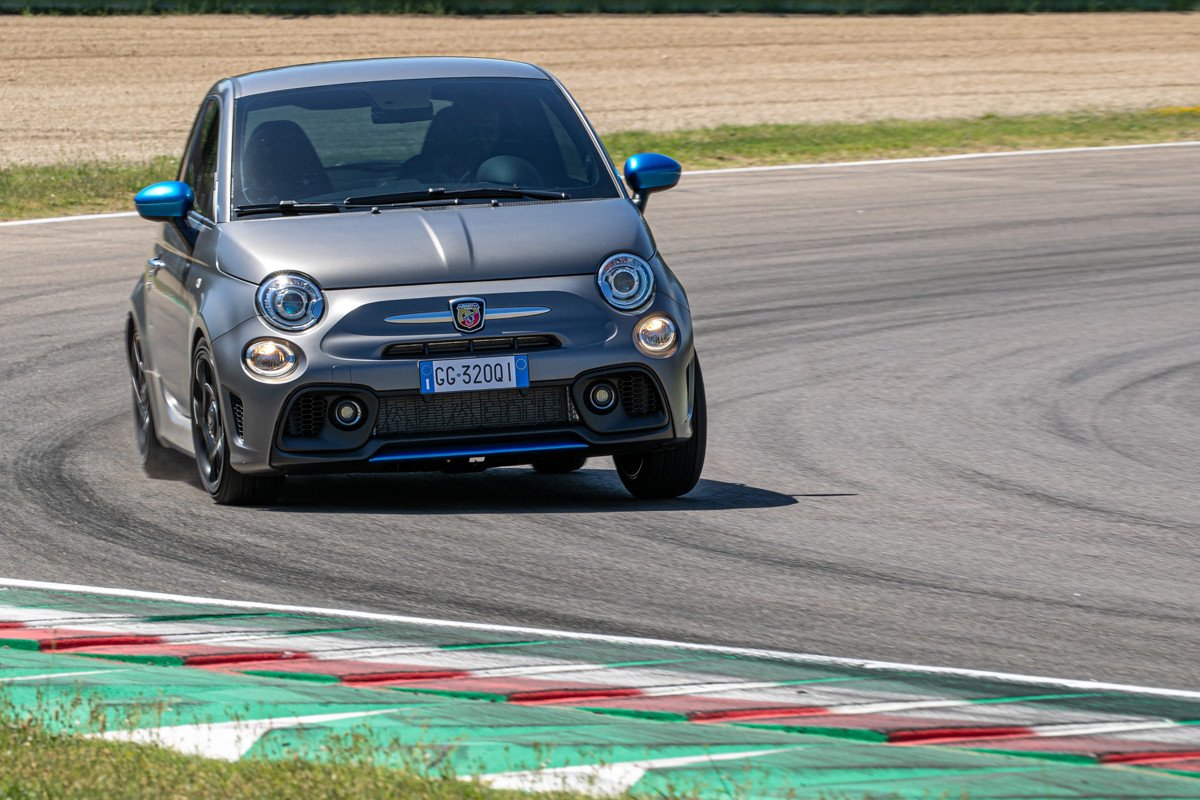 Abarth F595: nueva edición especial de homenaje a la Fórmula 4