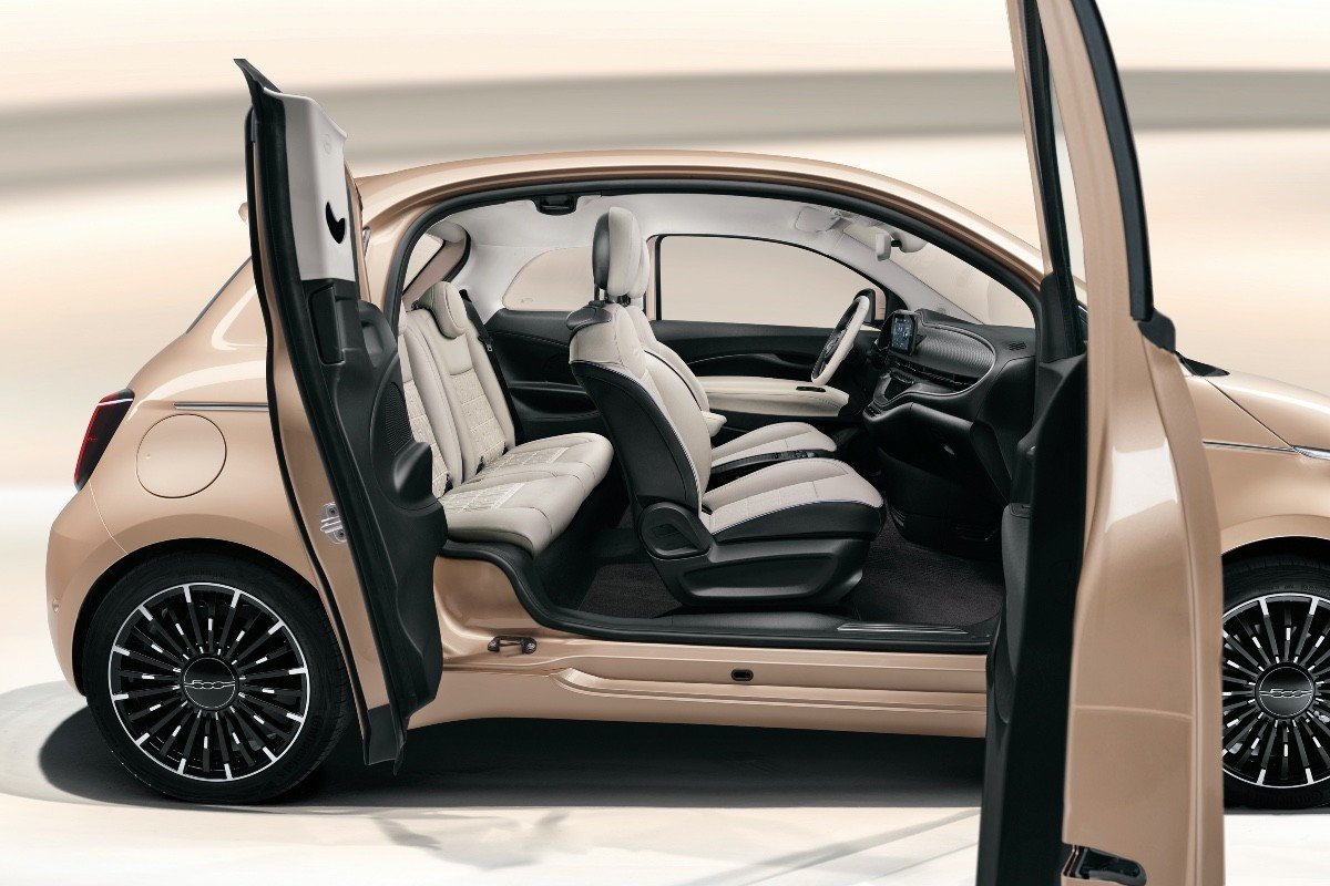 Probamos el nuevo Fiat 500 100% eléctrico: todos los detalles, precios y versión 3+1