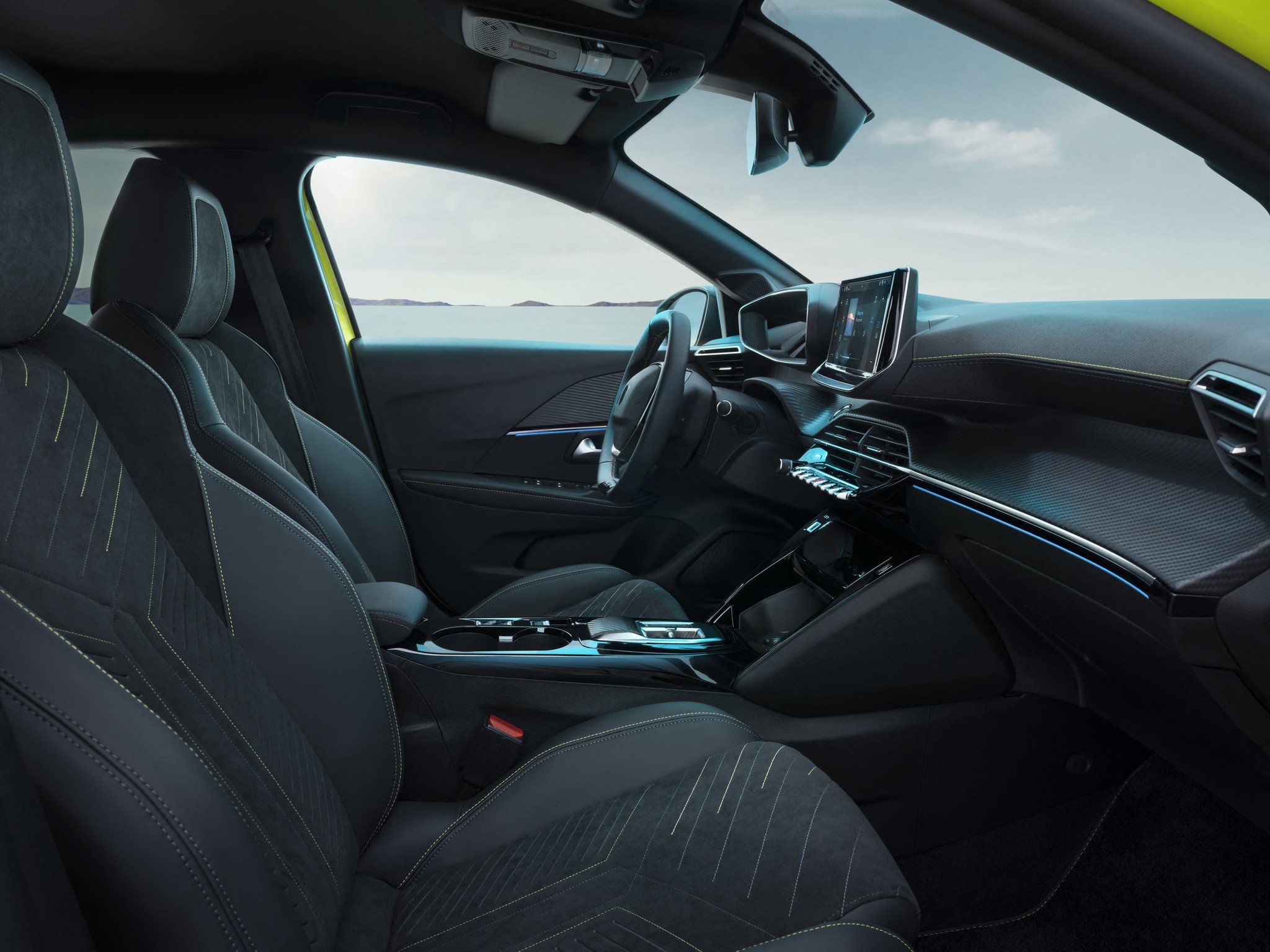 Peugeot 208 (8)