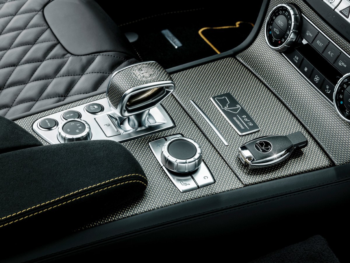 Mercedes celebra su doblete en la Fórmula 1 con una edición especial del SL