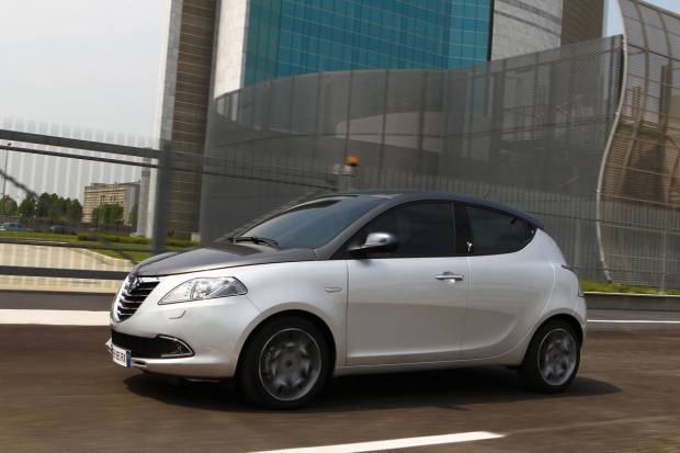 Nuevo Lancia Ypsilon GLP, primeras imágenes y datos