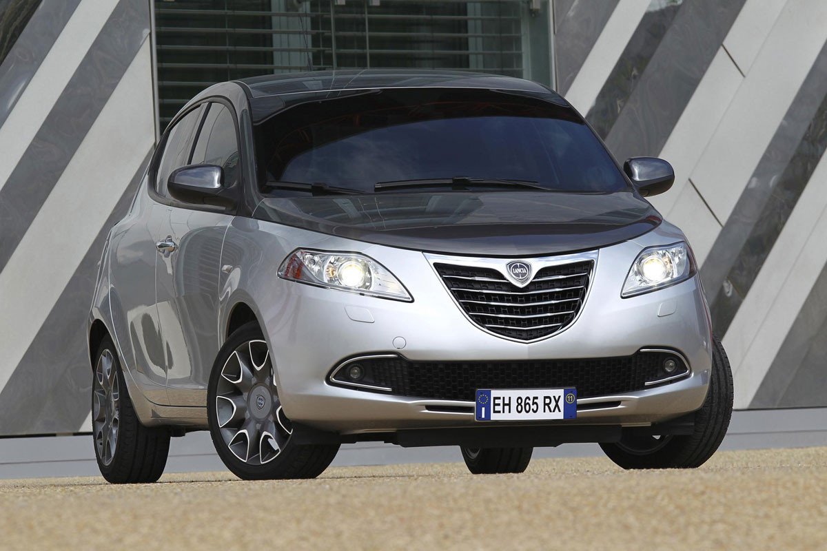 Nuevo Lancia Ypsilon GLP, primeras imágenes y datos