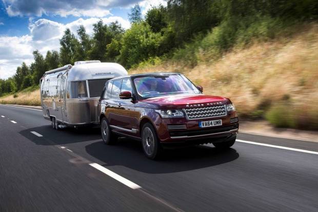 Viajar en autocaravana: dónde puedo aparcar y cómo evitar multas