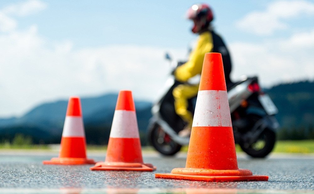 Se suspenden los exámenes de conducir en toda España