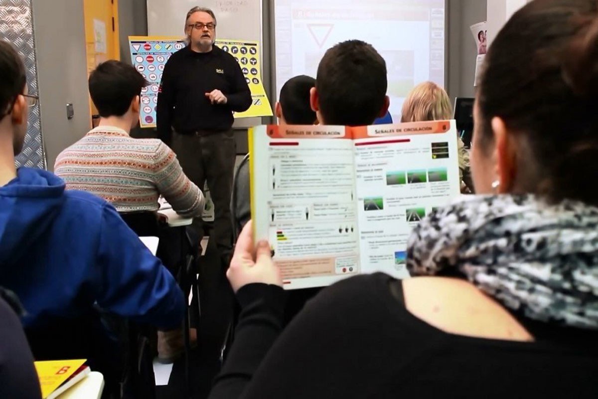Se suspenden los exámenes de conducir en toda España