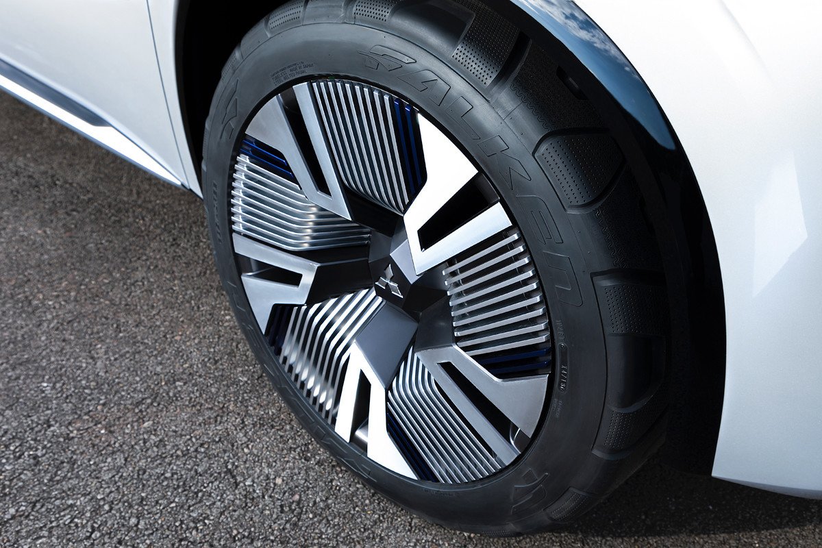 Mitsubishi Engelberg Tourer Concept, un Outlander PHEV mejorado