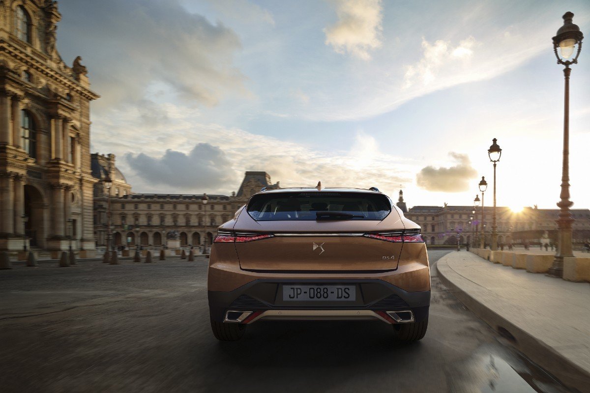 Nuevo DS 4 2021: un elegante SUV coupé con tecnología híbrida enchufable