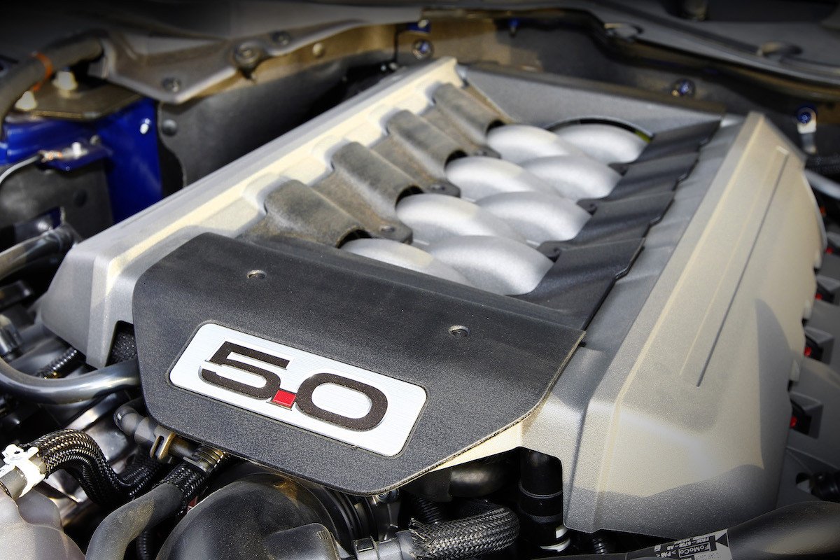 Paseo con el Ford Mustang GT de 1966 y de 2015