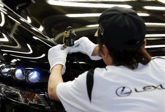 Lexus inventa la pintura anti-arañazos