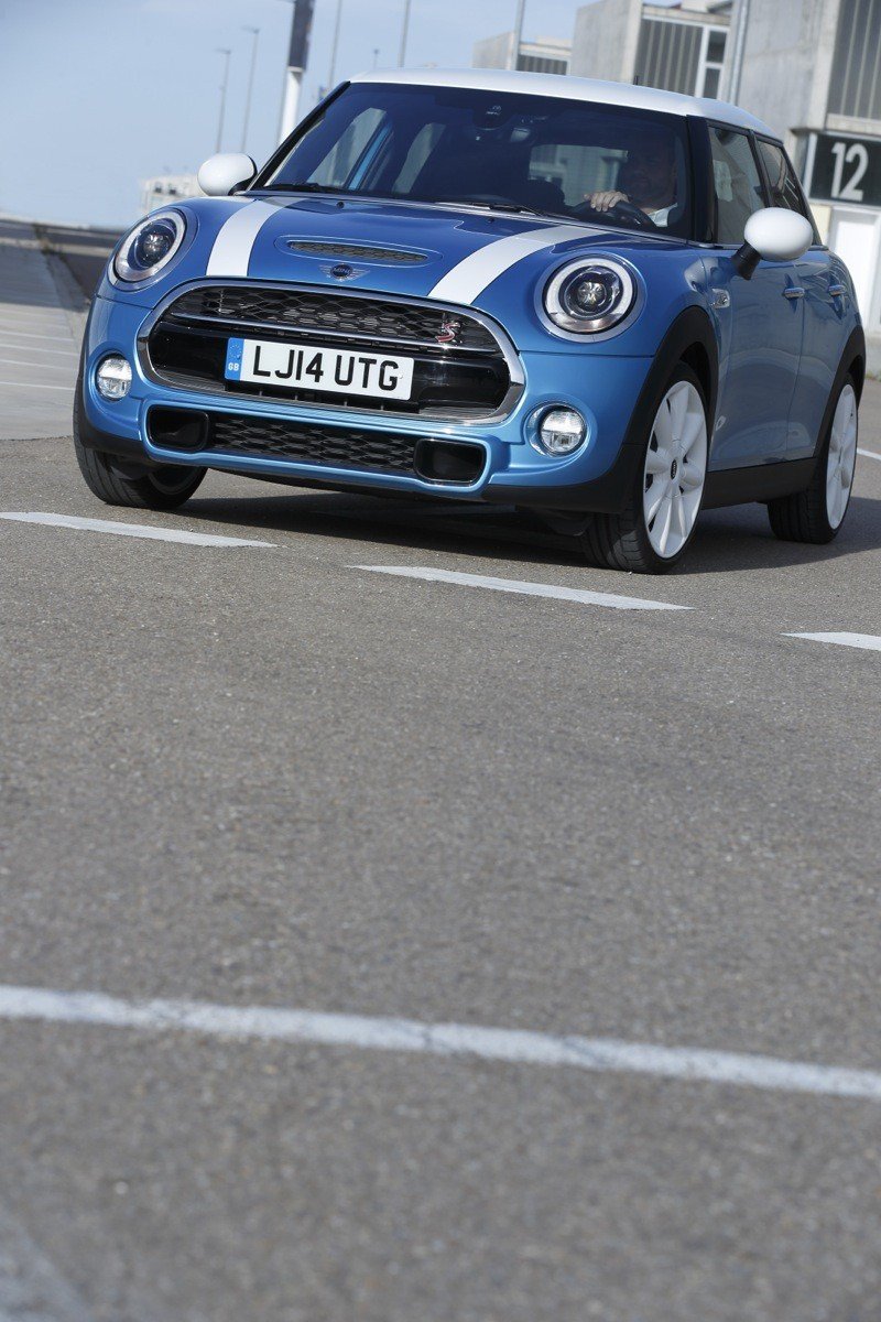 Nuevo MINI 2014, llega la versión 5 puertas