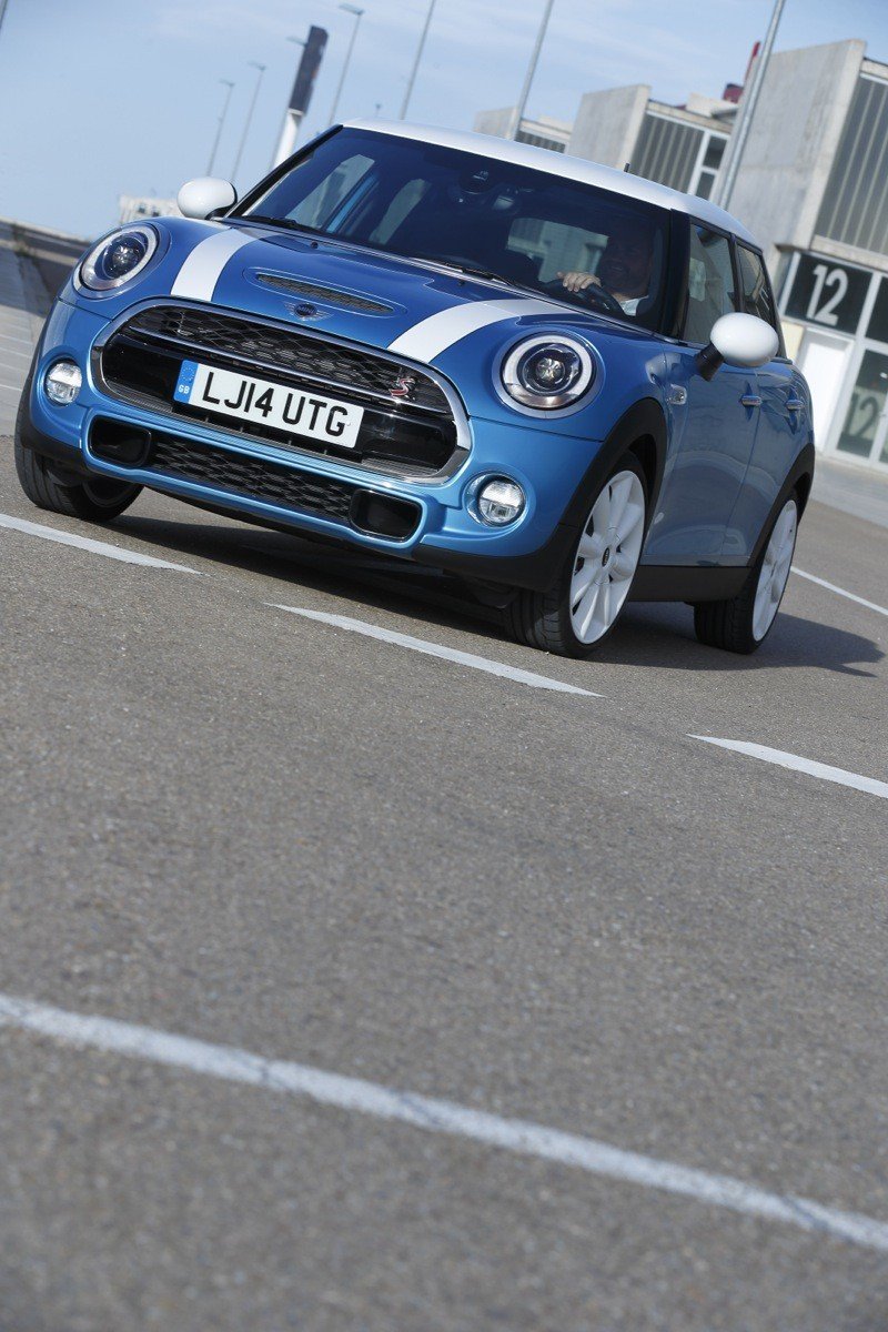 Nuevo MINI 2014, llega la versión 5 puertas