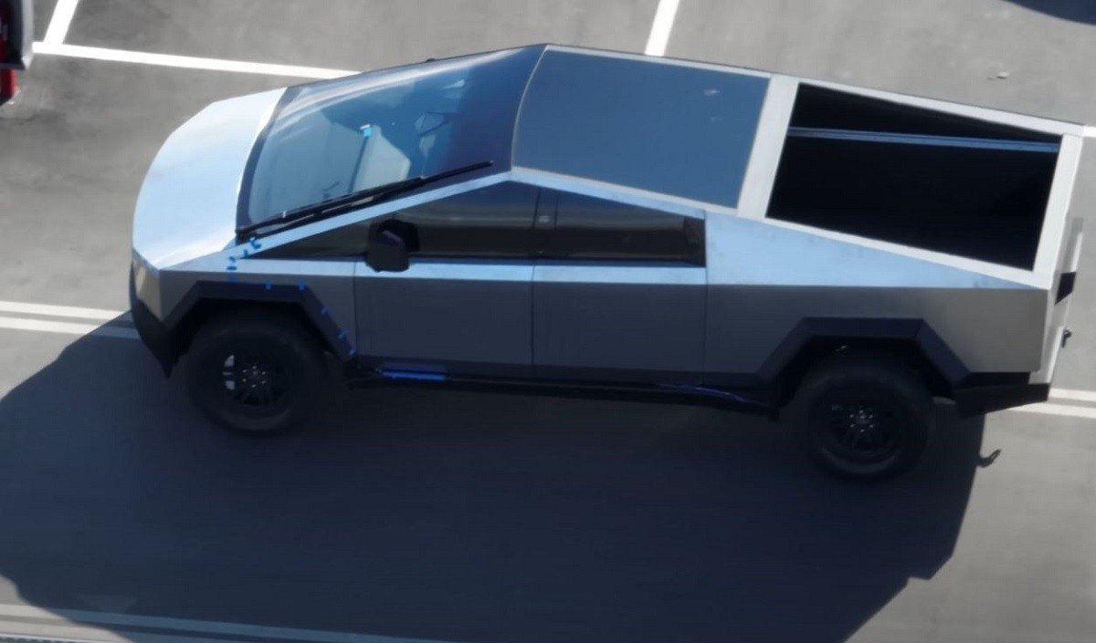 El limpiaparabrisas del Tesla Cybertruck sigue trayendo dolores de cabeza a su creador