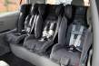 Cómo poner tres sillas infantiles en el coche