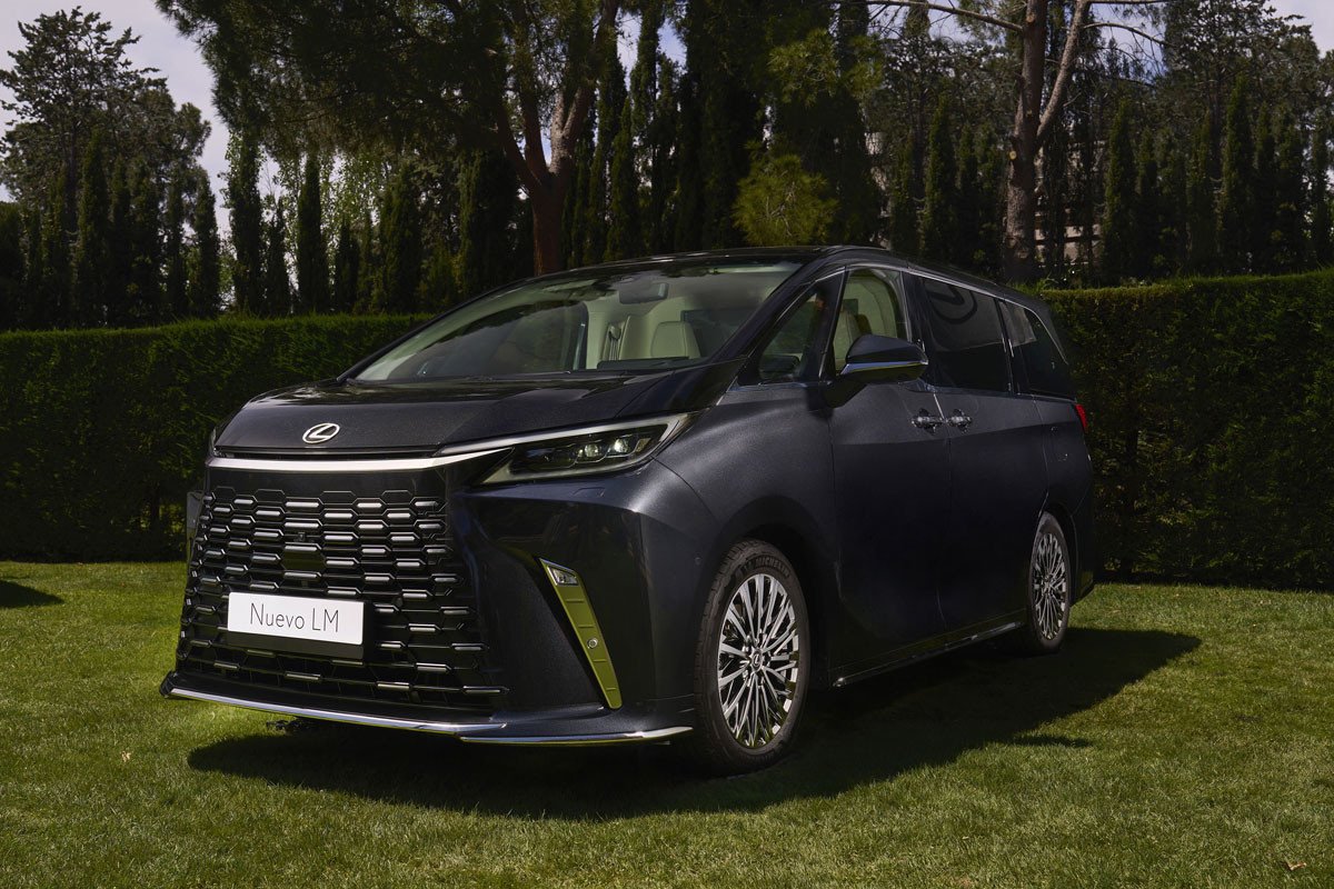 Nuevo Lexus LM o como elevar un monovolumen a la categoría del lujo