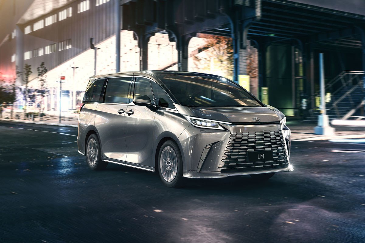 Nuevo Lexus LM o como elevar un monovolumen a la categoría del lujo