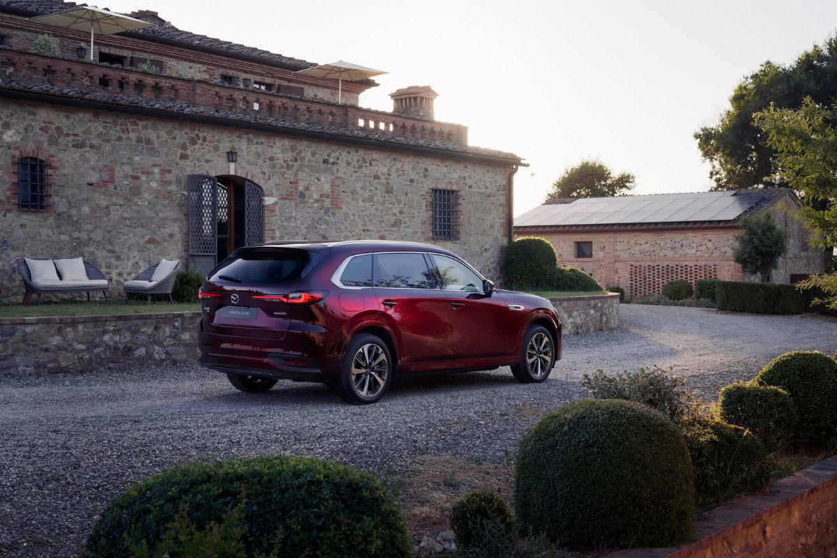Vista trasera Mazda CX-80