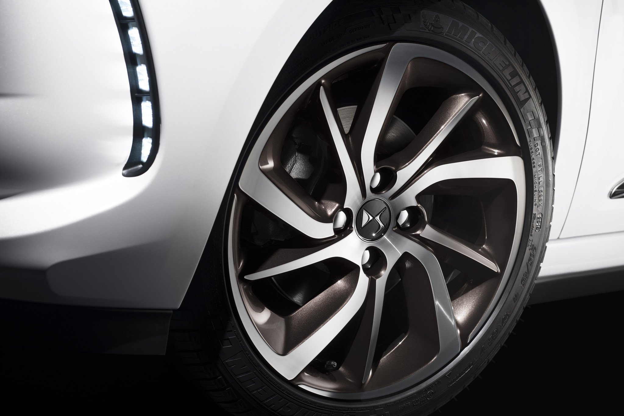Nuevos DS 3 y DS 3 Cabrio: más conectados y más seguros